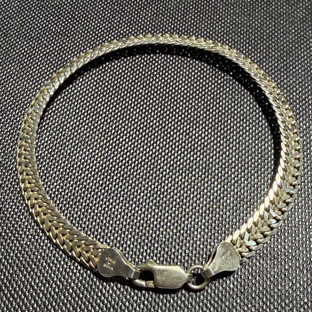 Elegant Italian Sterling Silver Flat Bracelet 7.5" (2)